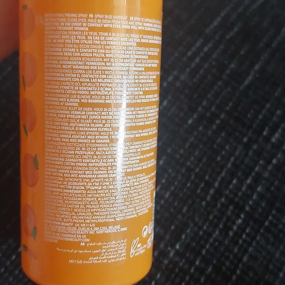 New makeup revolution tasty peach‎ setting spray